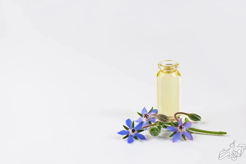 روغن گل گاوزبان-مالیدن روغن گل گاوزبان به پوست